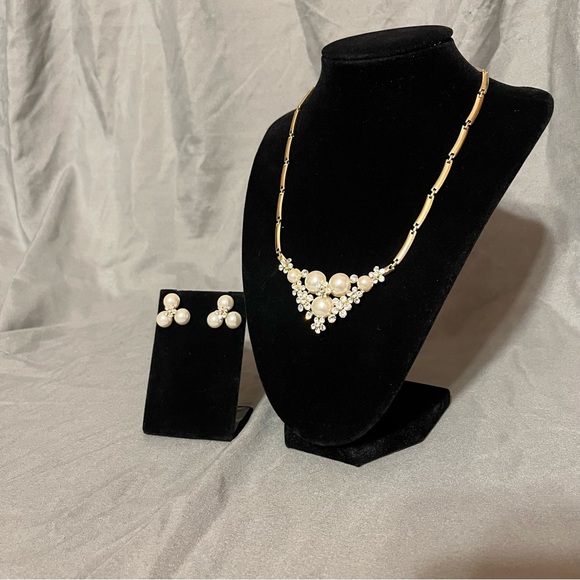 Prom/Special Occasion Necklace and Earrings, Gold with Pearl and Rhinestones - Picture 3 of 16